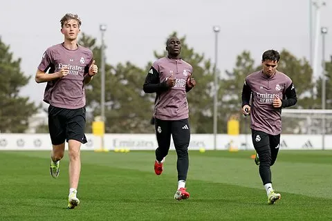 彩经网官网-科贝:皇马主力球员今日进行康复训练,姆巴佩等人仍在恢复