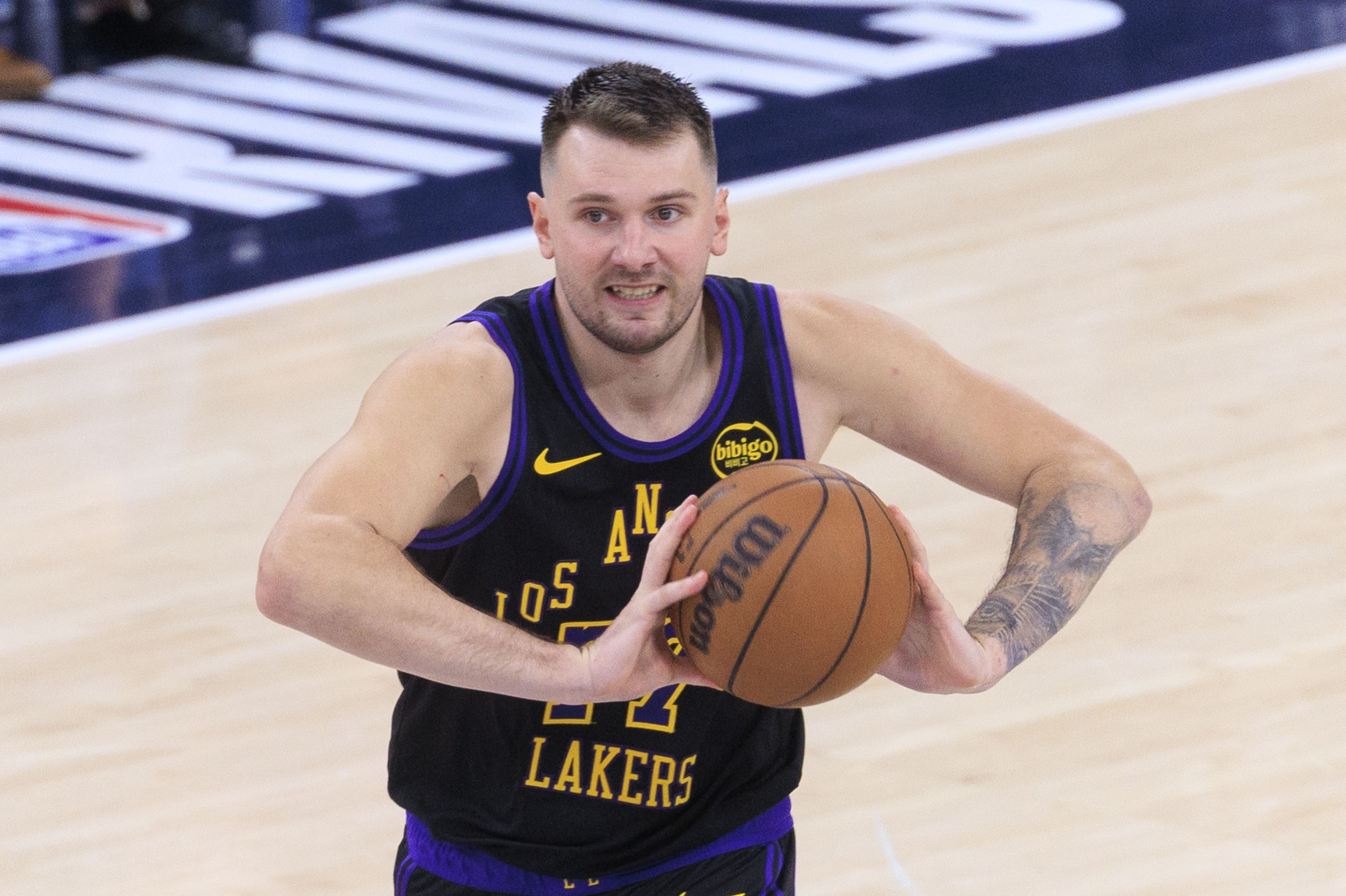 彩经网-雷迪克:想让东契奇充分发挥 必须给他战术自主权 这是关键的一点