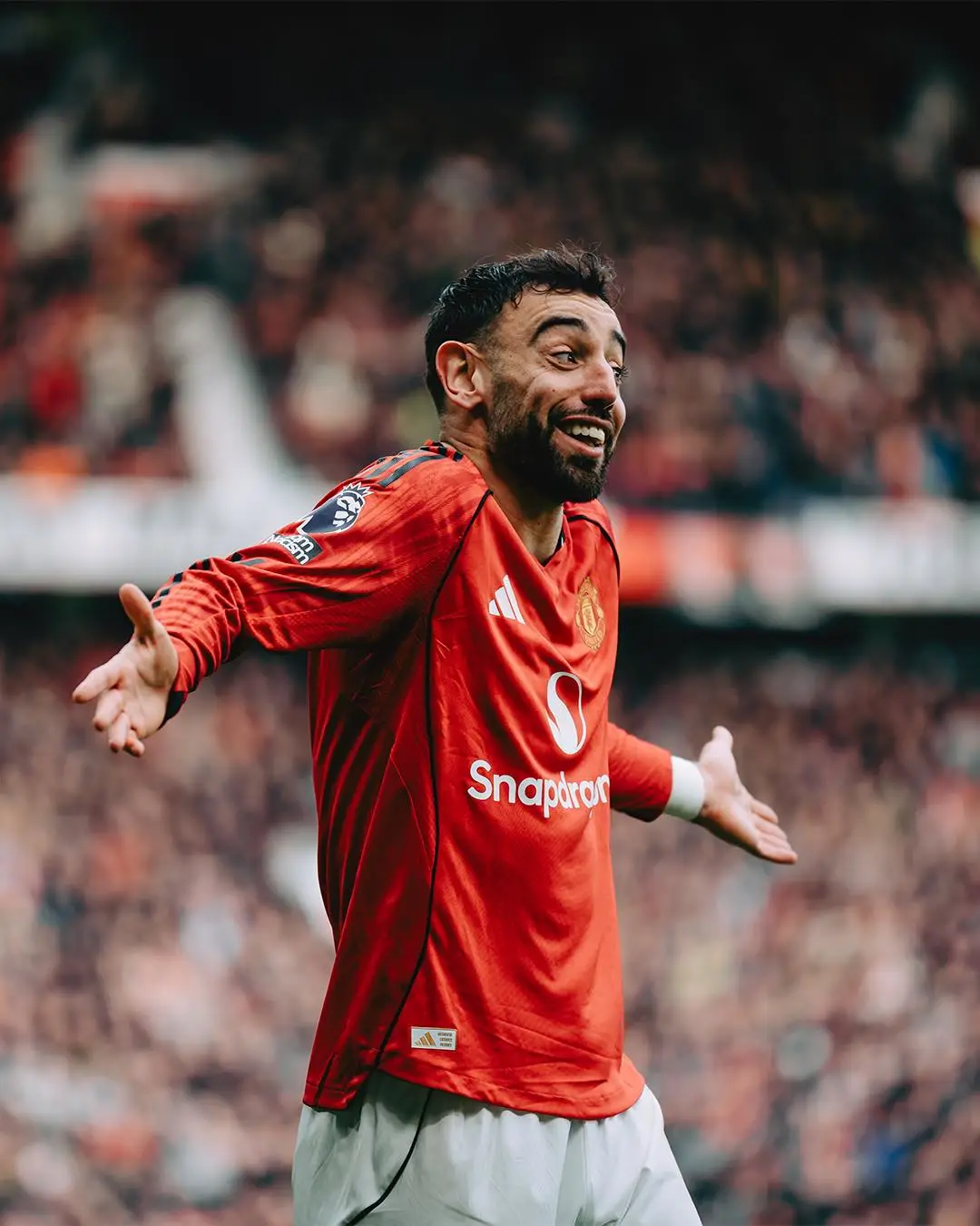 两度送出助攻,B费赛后社媒:笑容说明了一切