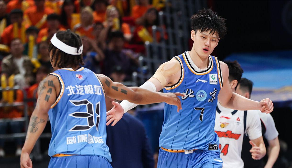 彩经网彩票走势图大全-泪目！中国男篮23岁2米06王牌372天复活：轰23分+5记三分冲冠